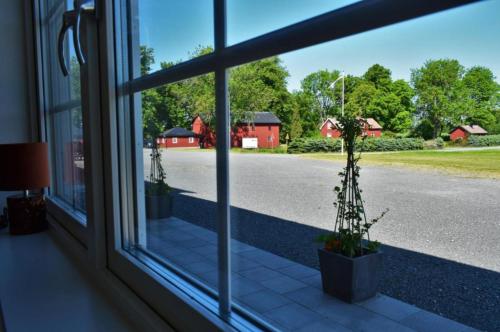 Närebo Gårdshotell — hotel in Lidkoeping