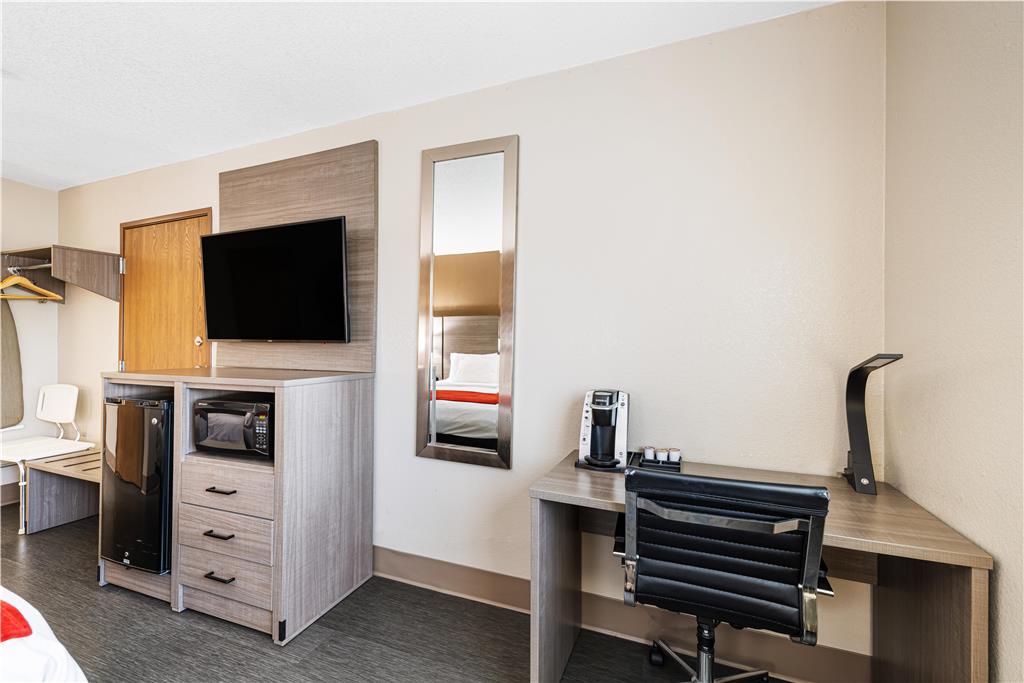 SureStay Plus Hotel by Best Western Kearney Liberty North - photo 11