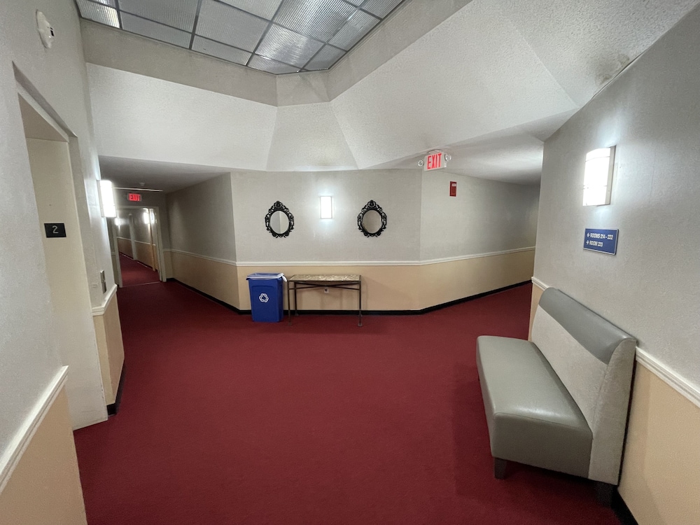 Gold Star Inn & Suites - photo 27