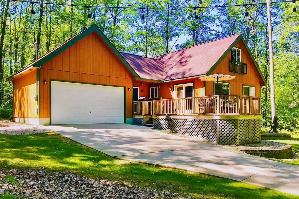 Higgins Lake Retreat Hike Swim Relax — Roscommon