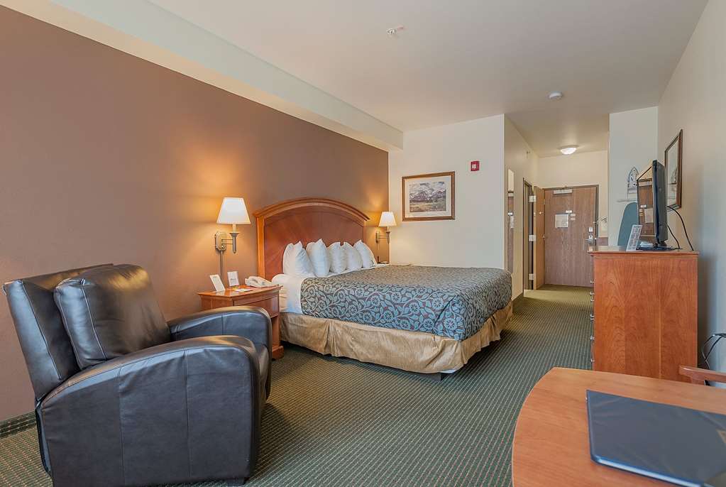 Days Inn by Wyndham Manitou Springs - photo 17