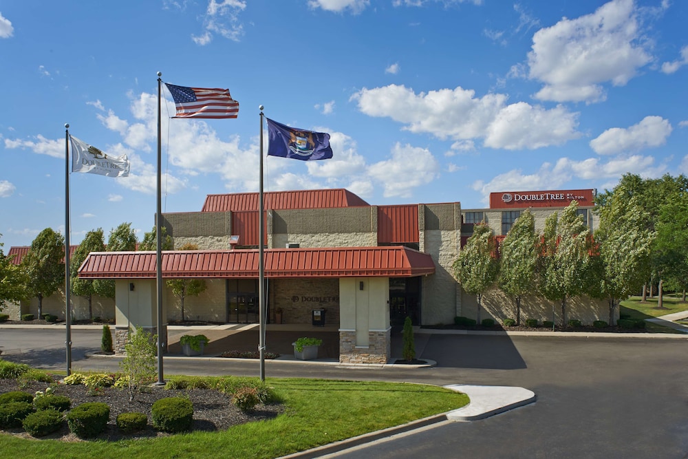 DoubleTree by Hilton Dearborn - carbon neutral hotel in Dearborn