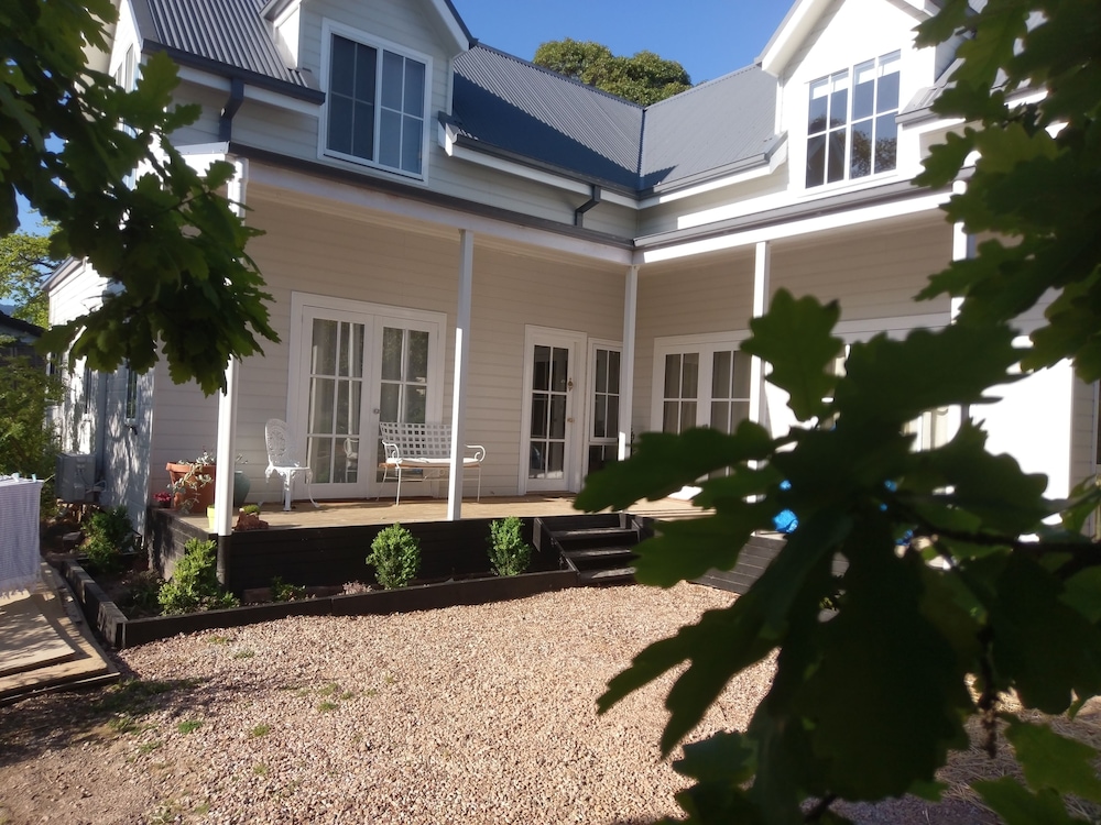 Malley House — 4-Star Luxury Hotel in Healesville, Australia