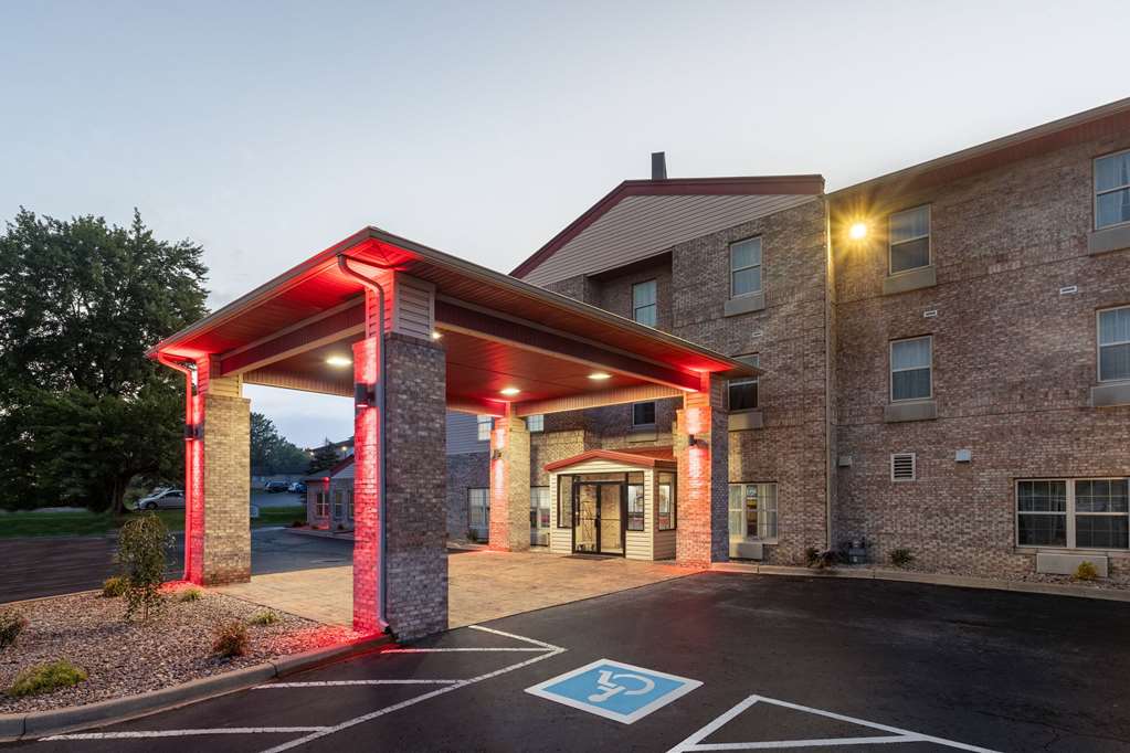 Ramada by Wyndham Sellersburg Louisville North - photo 5