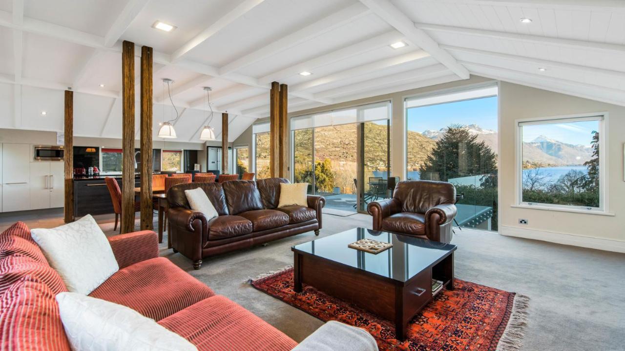 Stewart Lodge Luxury Spa — 4-Star Luxury Hotel in Queenstown, New Zealand