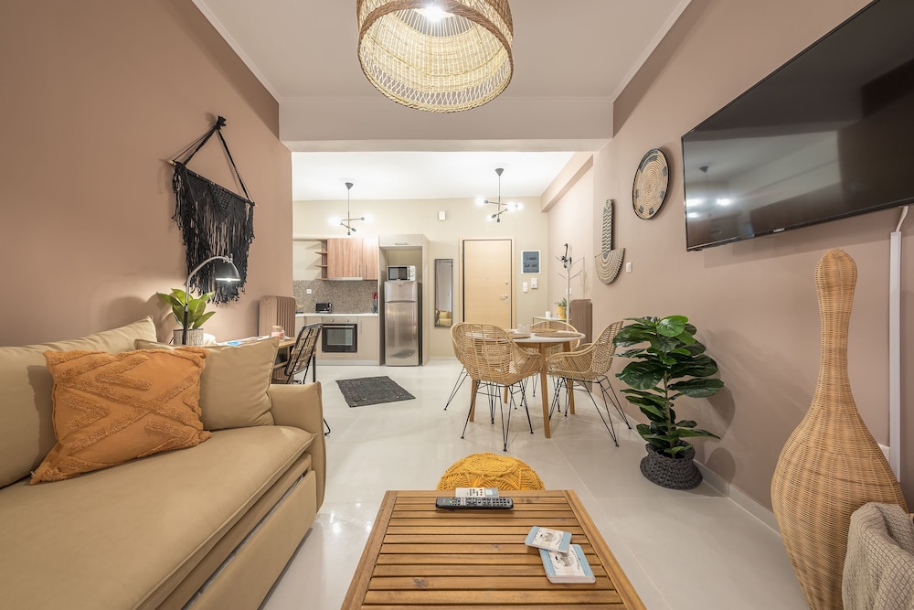 Boho Pennie Home by CloudKeys — 4-Star Luxury Hotel in Athens, Greece