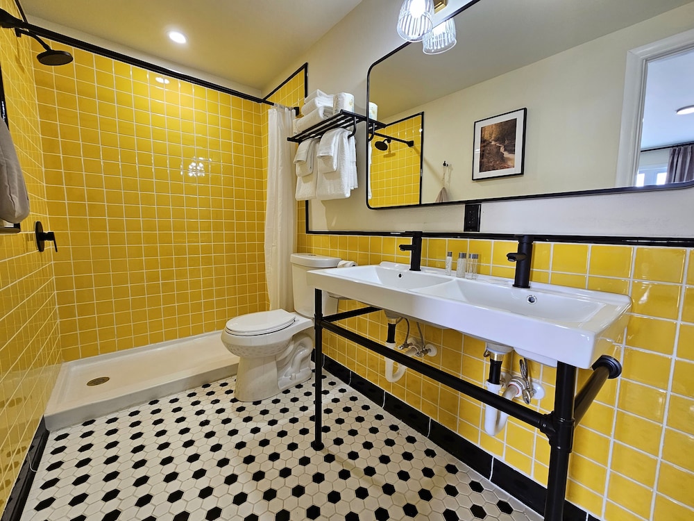 The Hotel Laurel at Seneca - photo 21
