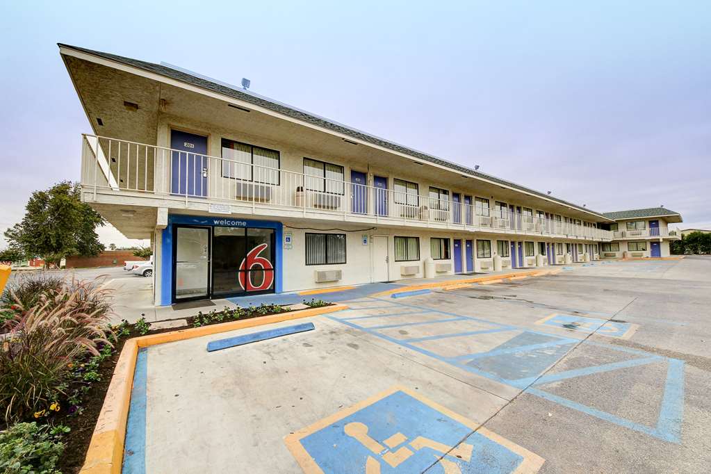 Motel 6 San Marcos TX - photo 2