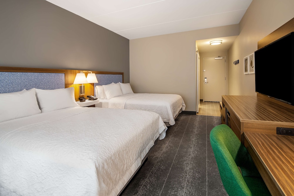 Hampton Inn & Suites Raleigh Midtown - photo 9
