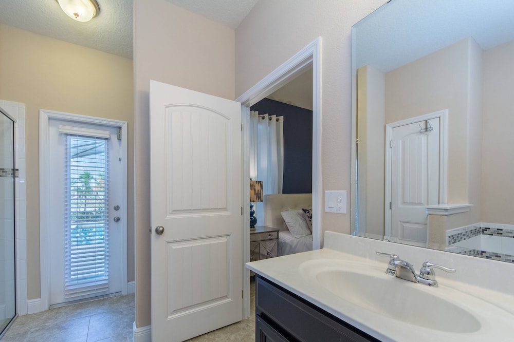 Lovely Vacation House With Private Pool at Solterra Resort - photo 49