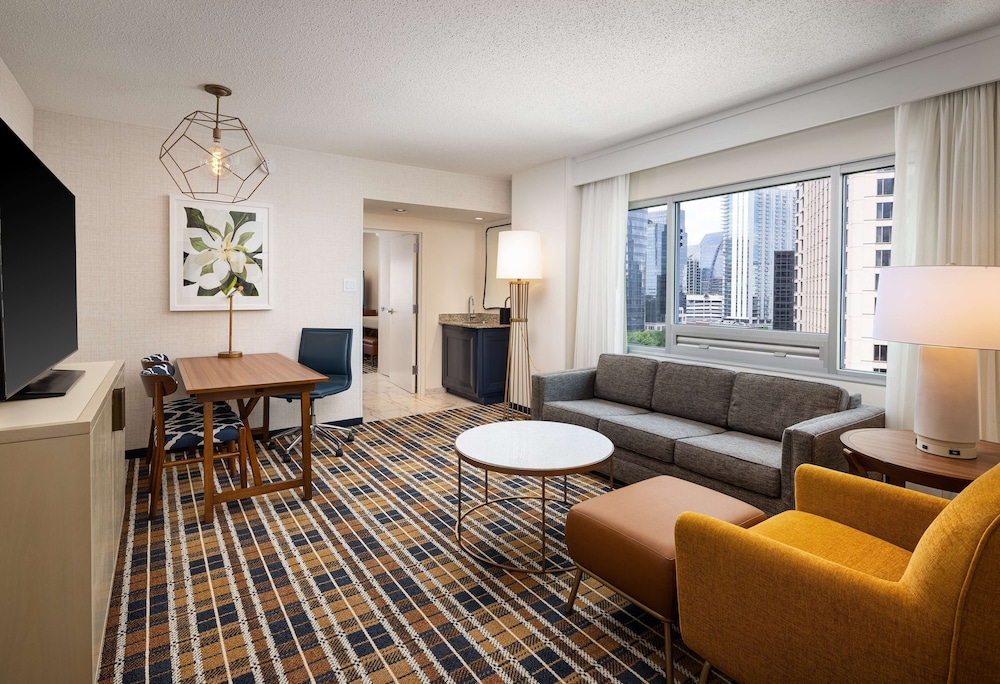 Embassy Suites by Hilton Atlanta Buckhead - photo 17
