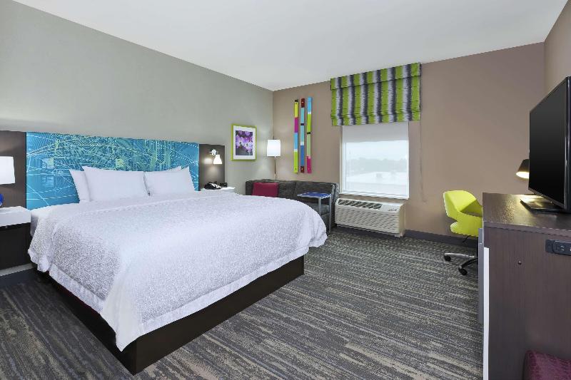 Hampton Inn Sedalia - photo 26