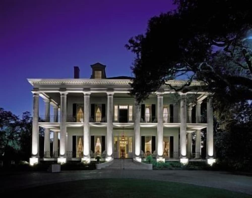 Dunleith Historic Inn — Natchez