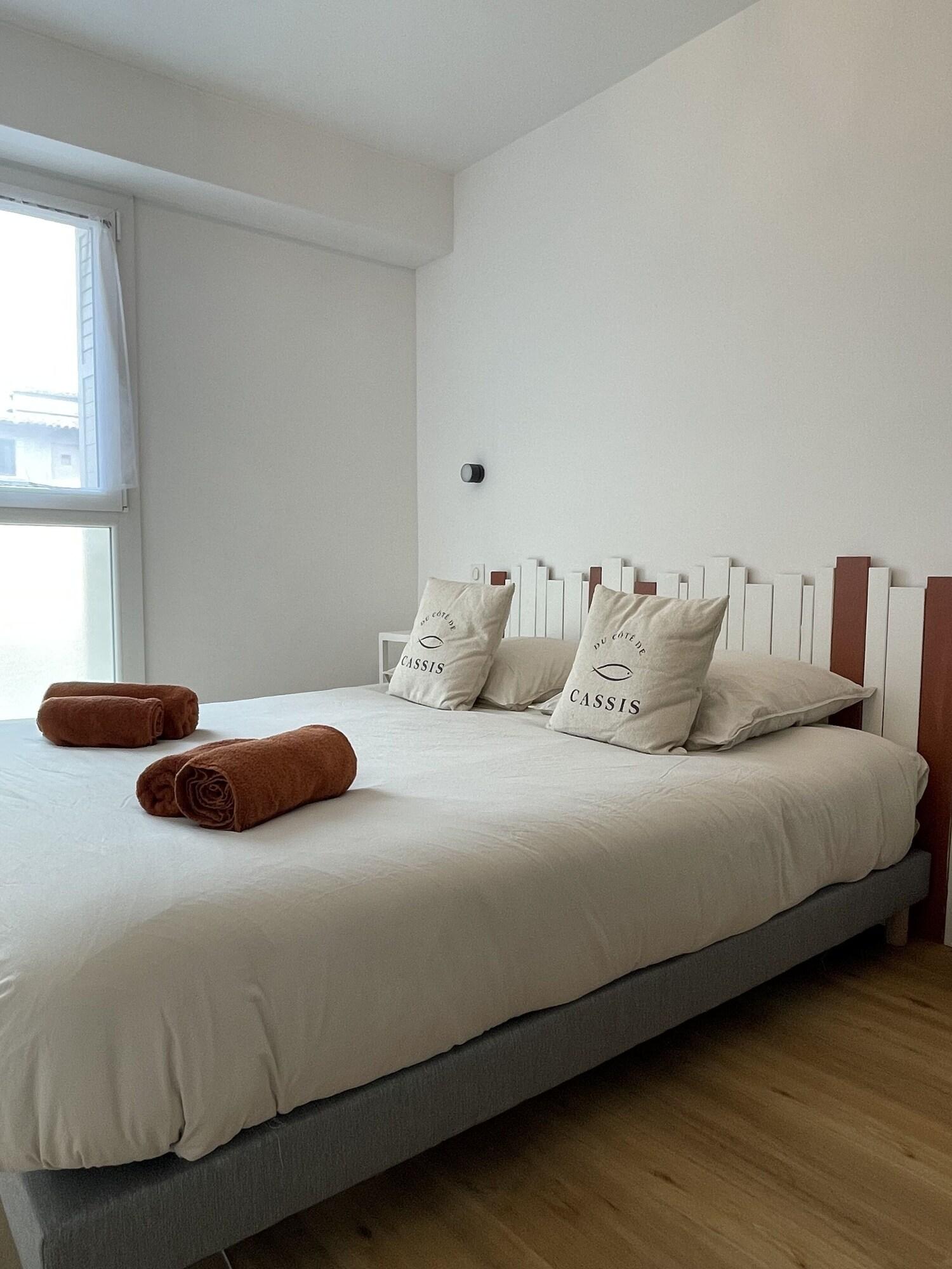 Le Pagnol Hyper Centre Clim — 4-Star Luxury Hotel in Cassis, France
