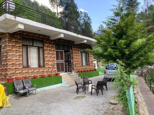 BnBBuddy Mountain View Manor Sainj Valley — hotel in Kotla