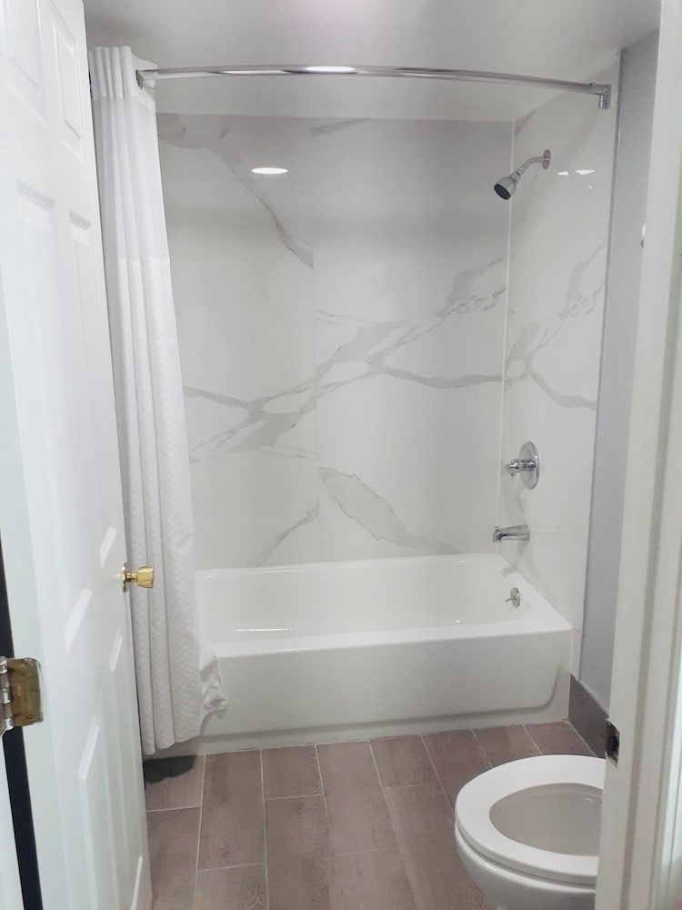 Fiddler's Inn - photo 4