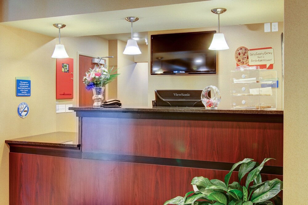 Cobblestone Inn & Suites Steele - carbon neutral hotel in Steele