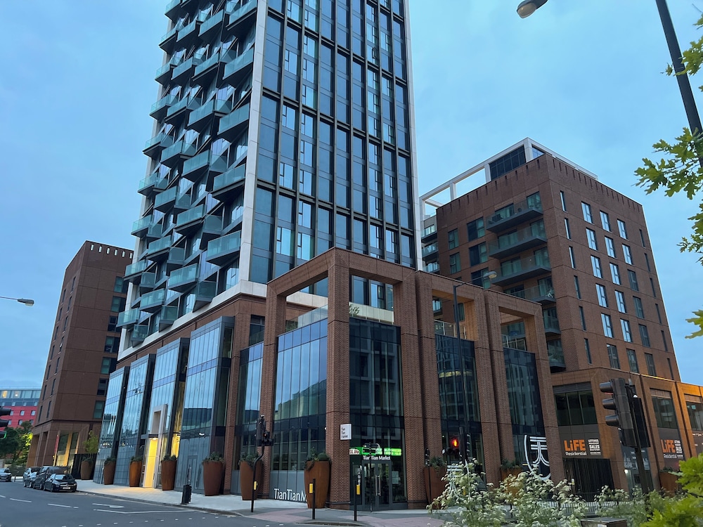 Luxurious 1 bed Apartment in London — 4-Star Luxury Hotel in London, United Kingdom
