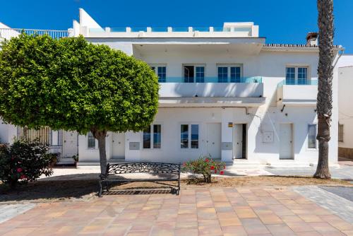 Tis Fone Suites Rooms — Rincon De La Victoria
