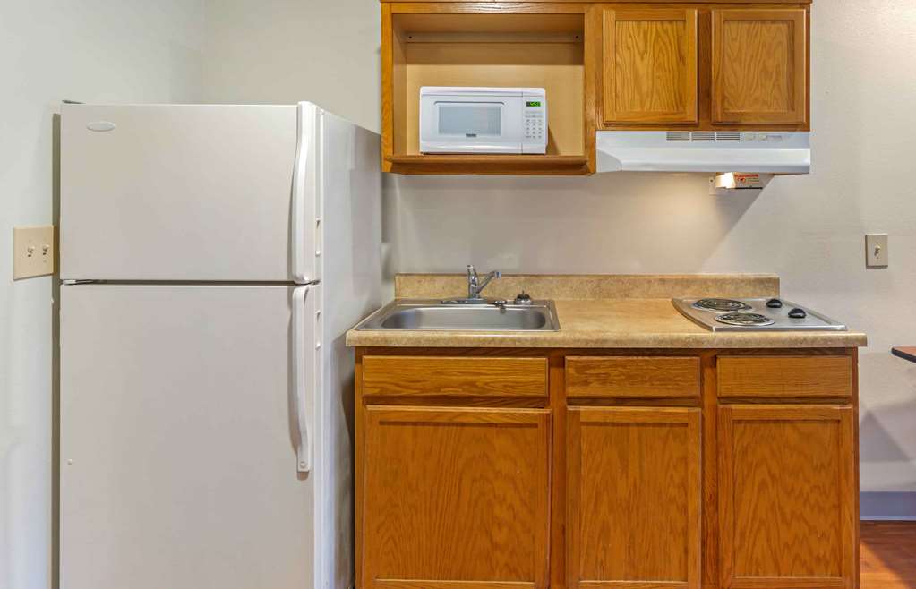 WoodSpring Suites Fayetteville West - photo 21