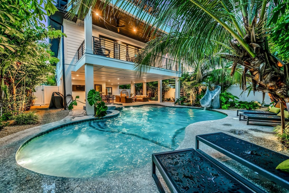 Endless Summer - carbon neutral hotel in Sarasota