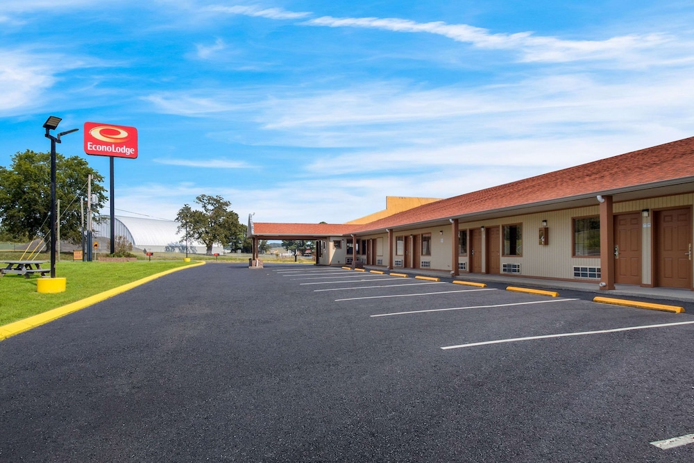 Econo Lodge Cornersville I 65 - photo 28