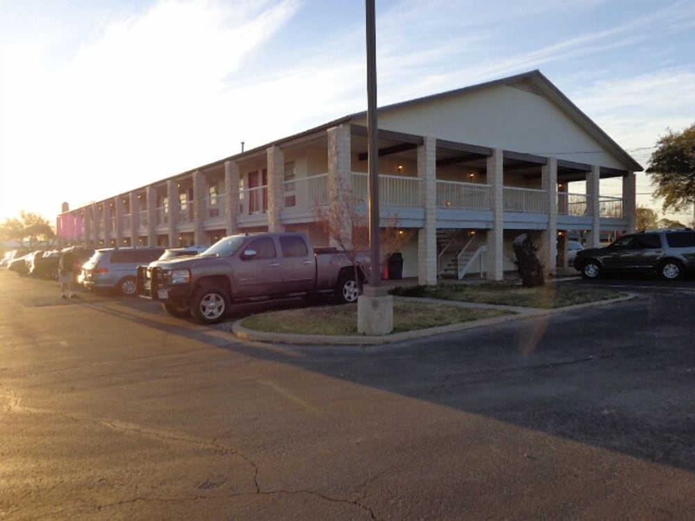 Windcrest Inn and Suites - photo 67