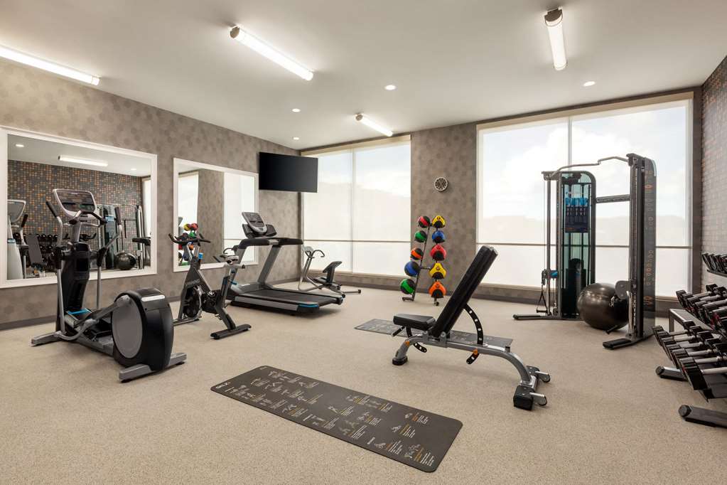 La Quinta Inn & Suites by Wyndham Brunswick Golden Isles - photo 9