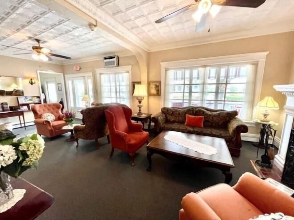 Quaker Inn - photo 14