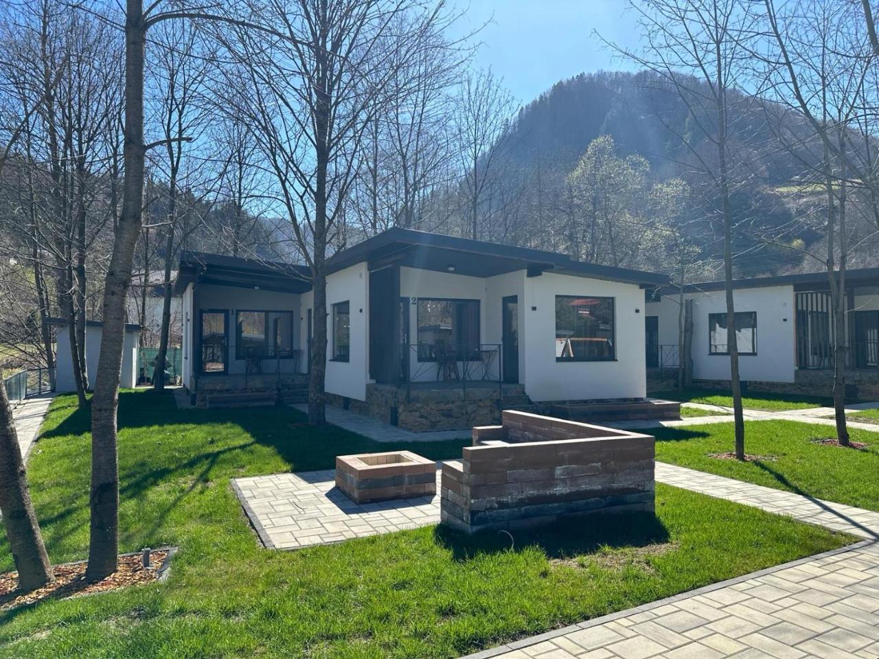 Identic Resort in Moieciu De Jos, Romania