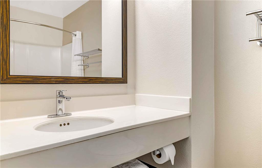 Extended Stay America Suites Carlsbad Village by the Sea - photo 11