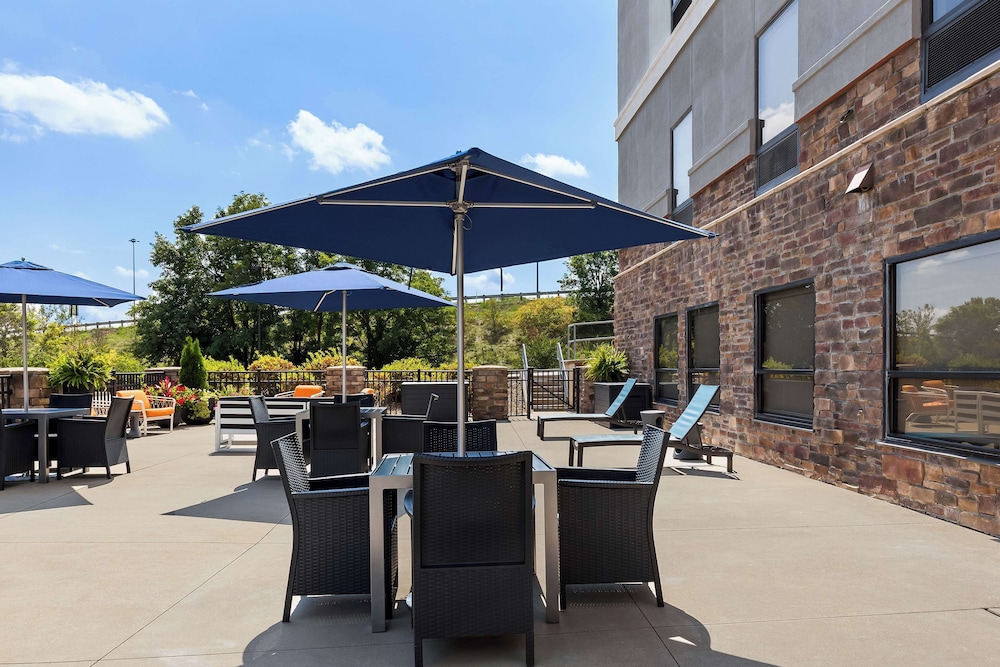 Hampton Inn & Suites Canton - photo 35