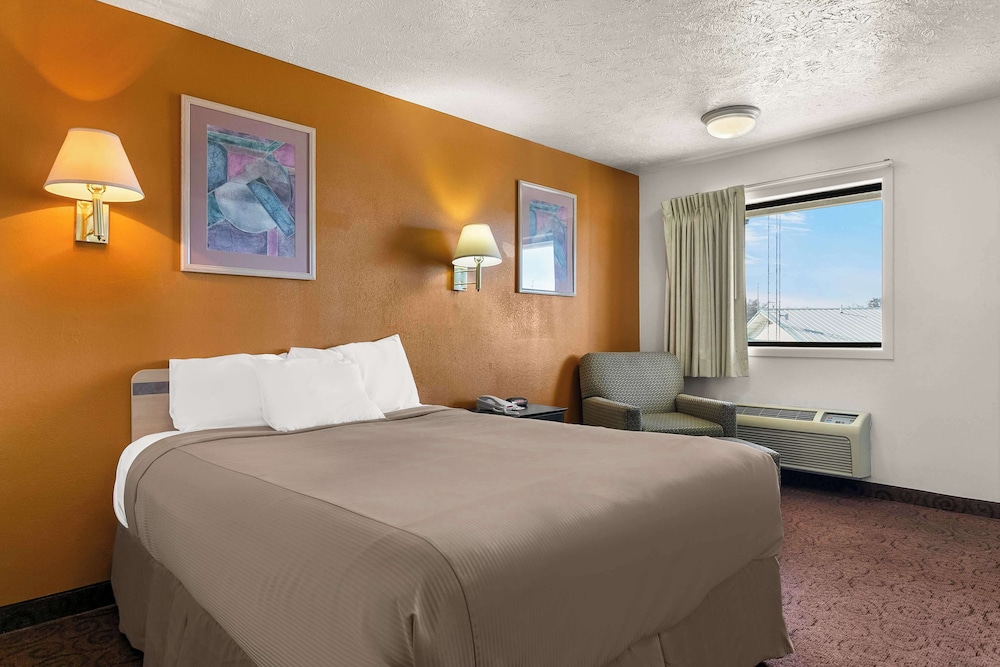 Americas Best Value Inn Lincoln - photo 13