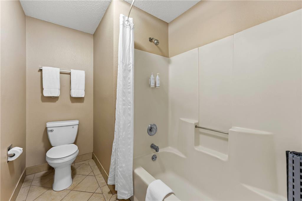 Super 8 by Wyndham Elgin - photo 16