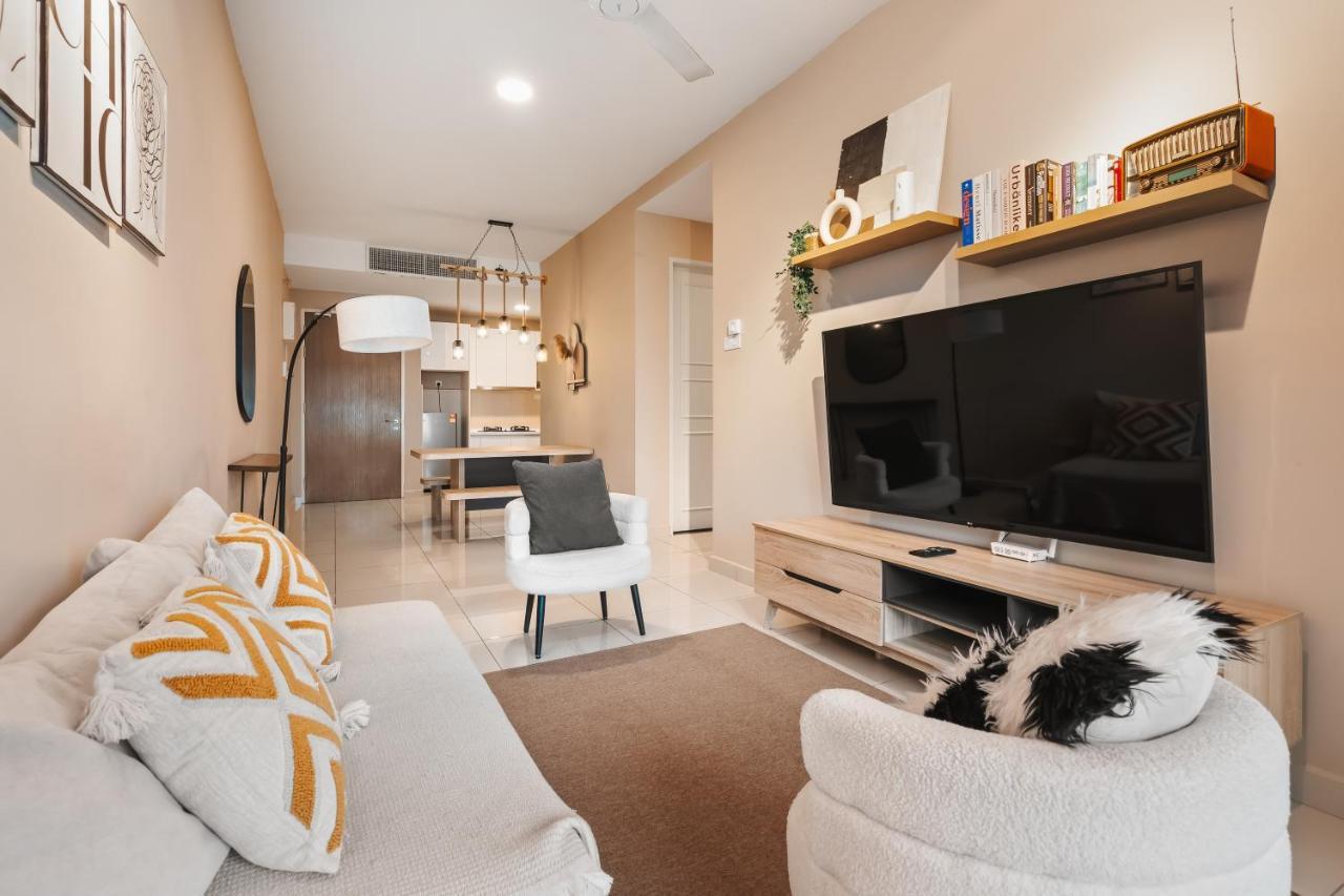Cozy Apartment with KLCC View & 1 Min to LRT Station — 4-Star Luxury Hotel in Kuala Lumpur, Malaysia