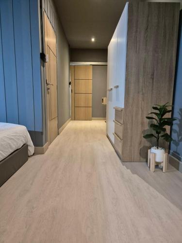 Chiangmai vibe City House 7 mins to BTS City center Private room in Sathon Private bathroom Bangkok Thailand