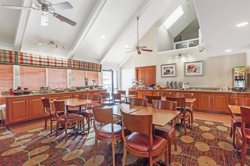 Hawthorn Suites by Wyndham Tyler - photo 13