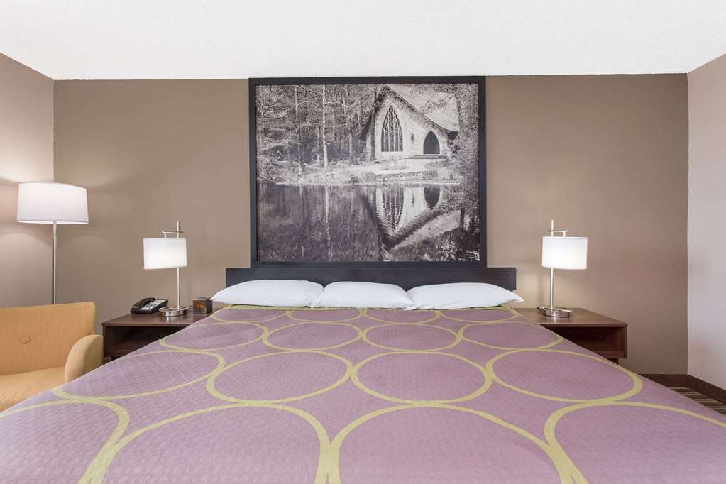 Super 8 by Wyndham Columbus Airport - photo 7