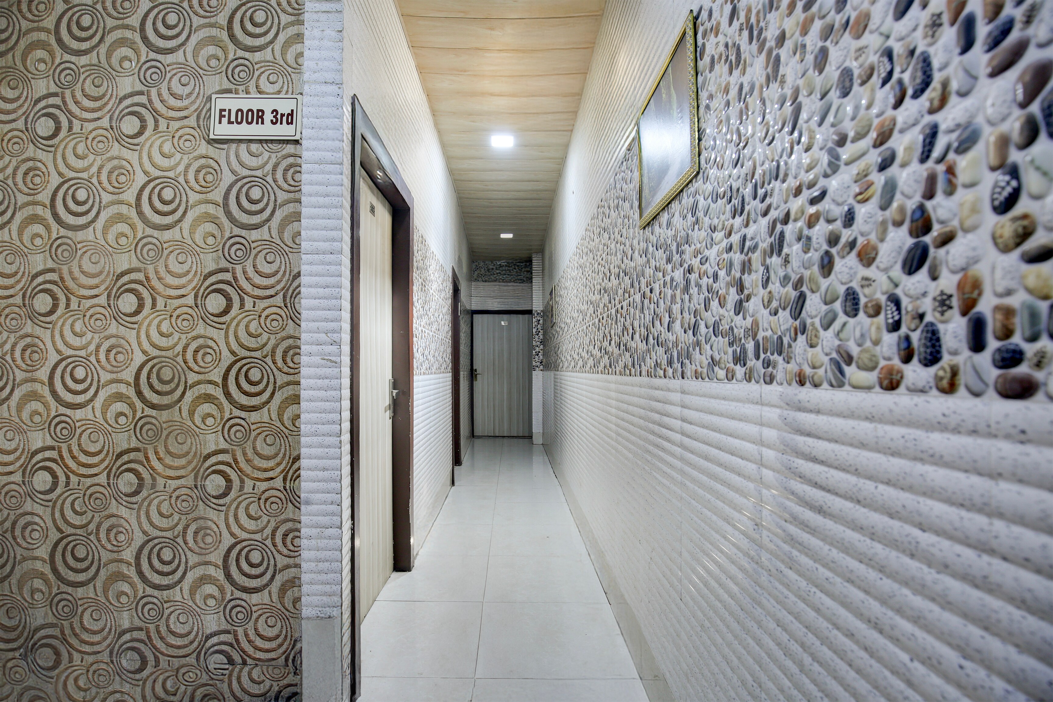 Hotel O by OYO Avista Comfort Indo Pak Bus Stand