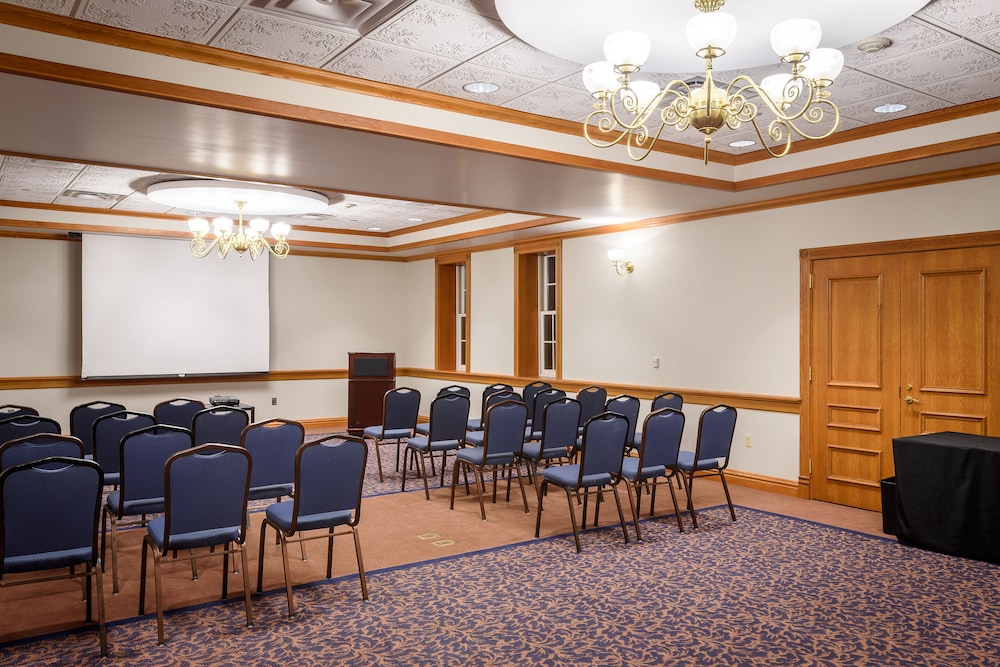 Hotel Winneshiek - photo 33
