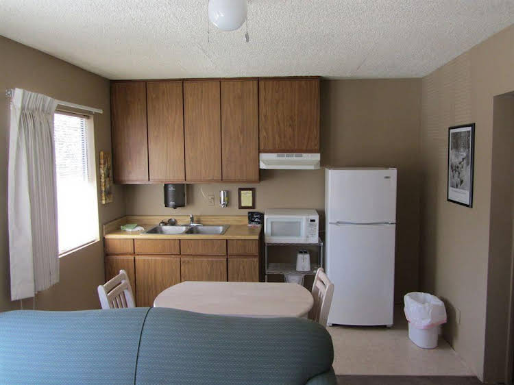 Pine Woods Resort - photo 7