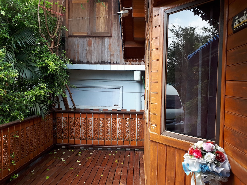 Baan Suan Hinghoy in Samut Songkhram, Thailand