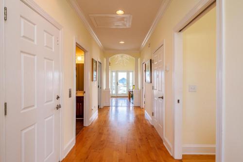 Coastal Living by Oak Island Accommodations - photo 40