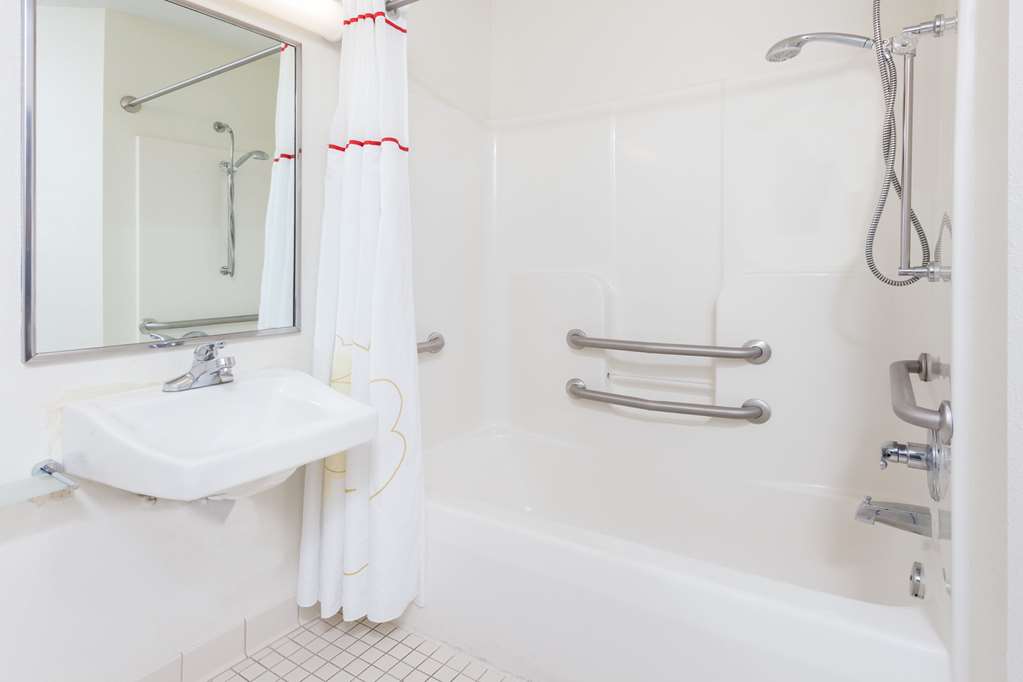 MainStay Suites Charlotte Executive Park - photo 4