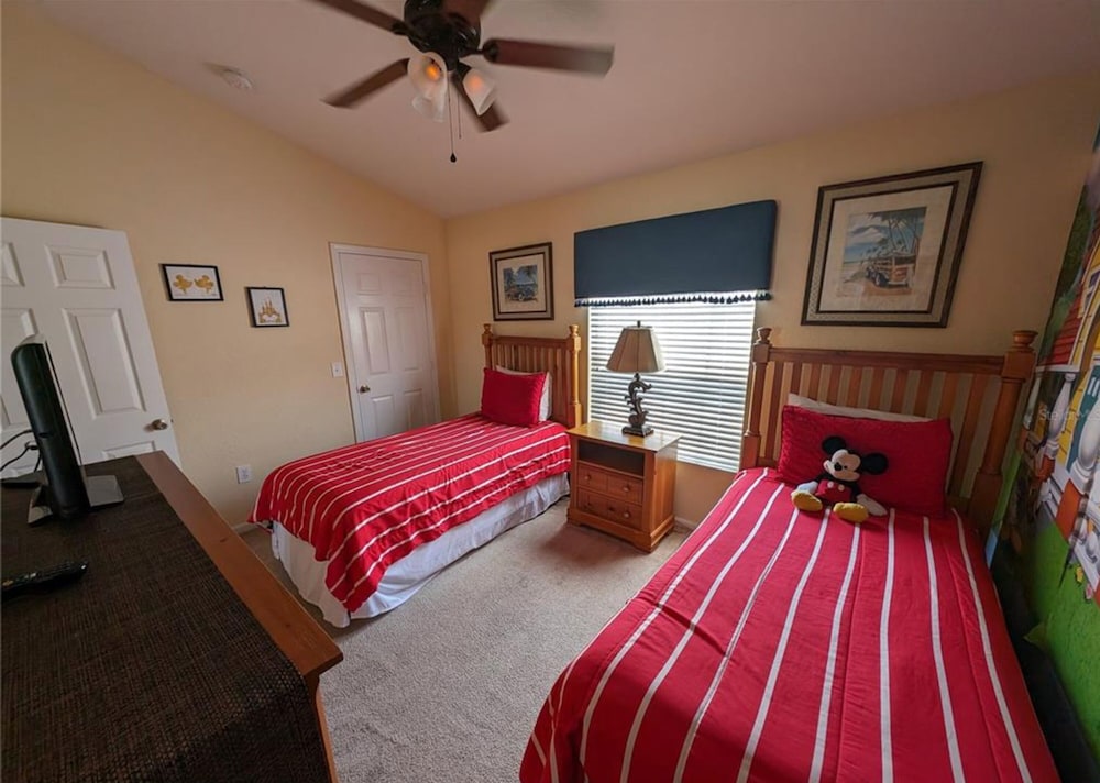 Beautiful 3 bed Townhome in Windsor Hills Resort - photo 11
