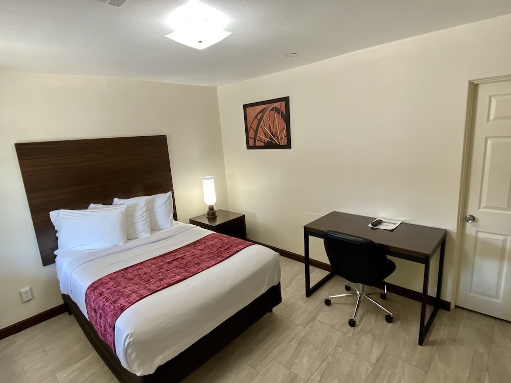 Roswell Inn - photo 2