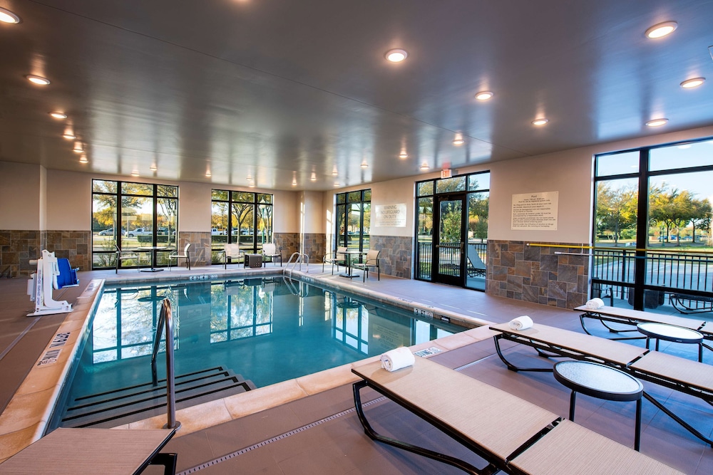 Hampton Inn & Suites Keller Town Center - photo 20