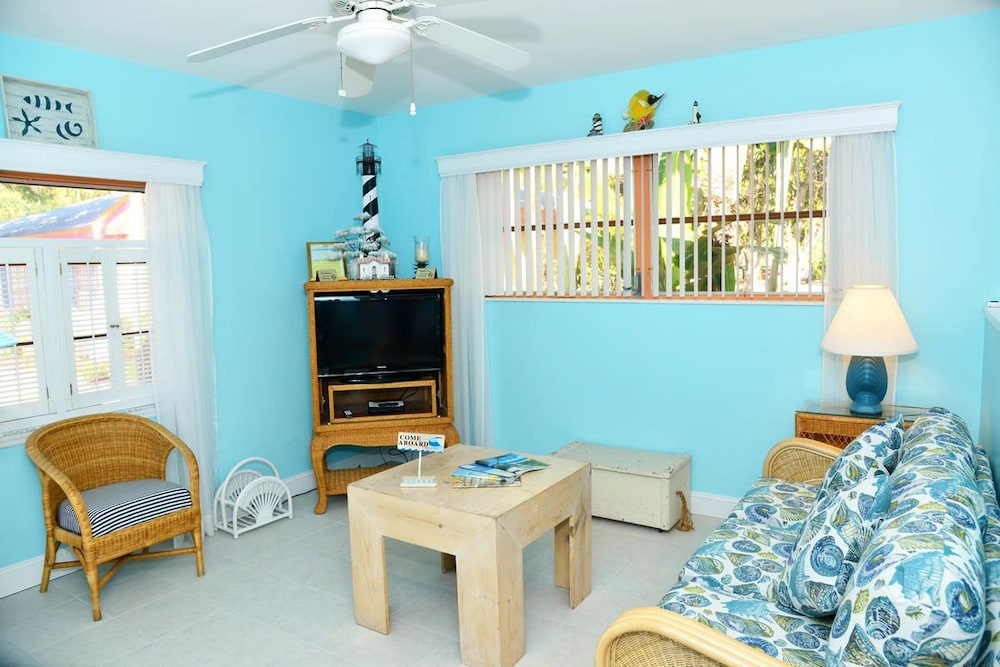 The Palmview and Sandpiper Inns - photo 51