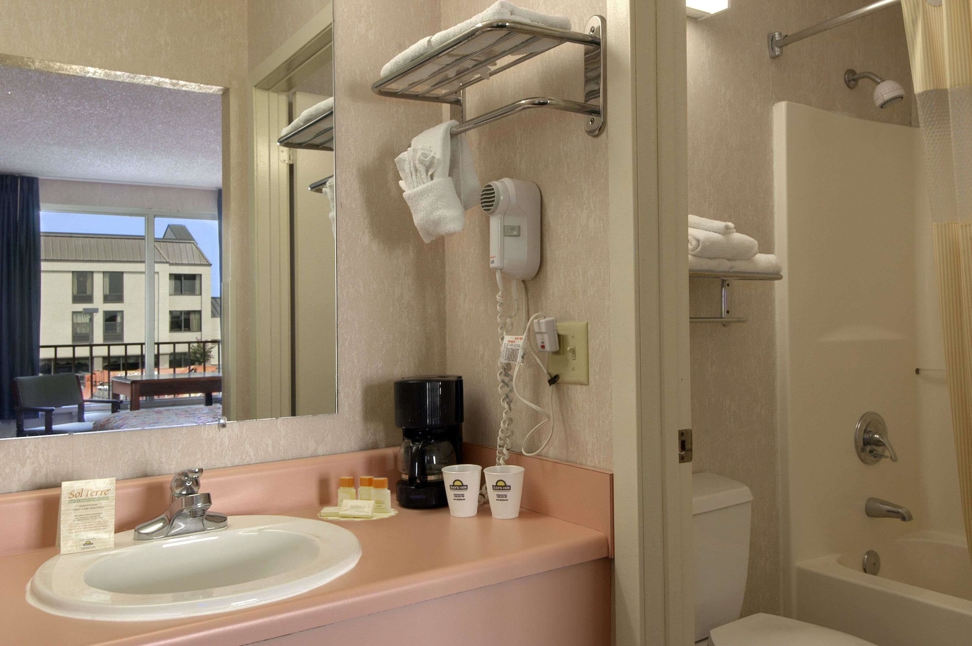 Days Inn by Wyndham Jonesboro AR - photo 16