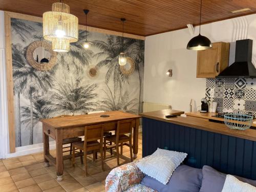 Le Palmier in Unknown City, France